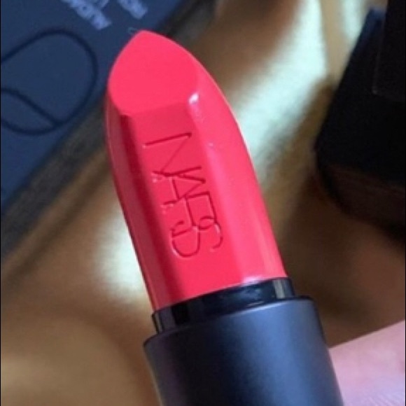 ᘉᗅᖇS
 AUDACIOUS LIPSTICK 🖤 NINA 2855 - Picture 4 of 8